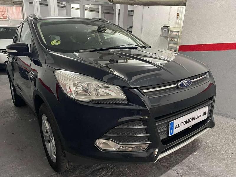 Usado Ford Kuga Trend 140 CV (102 kW) 2013 Negro SUV