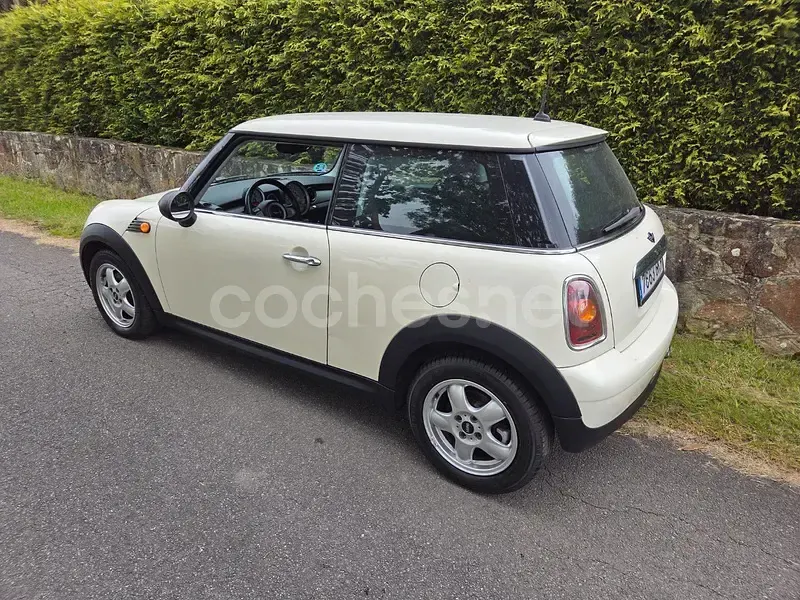 Usado Mini Cooper 120 CV (88 kW) 2010 Beige Utilitario