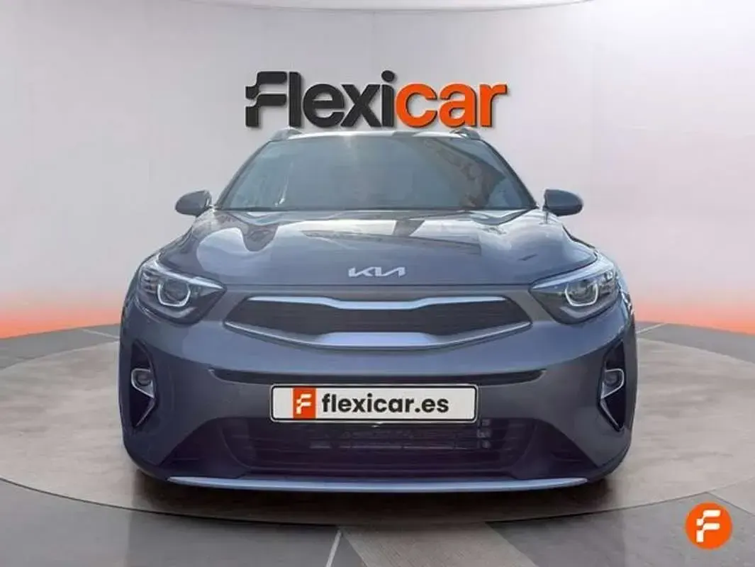 Begagnad Kia Stonic 84 HK (61 kW) 2023 Grå SUV