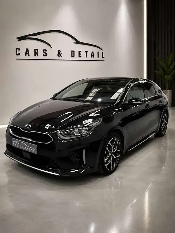 Usado Kia ProCeed GT-Line 140 CV (102 kW) 2020 Negro Familiar