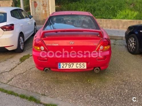 Usado Hyundai Coupé 138 CV (101 kW) 2004 Granate Coupe