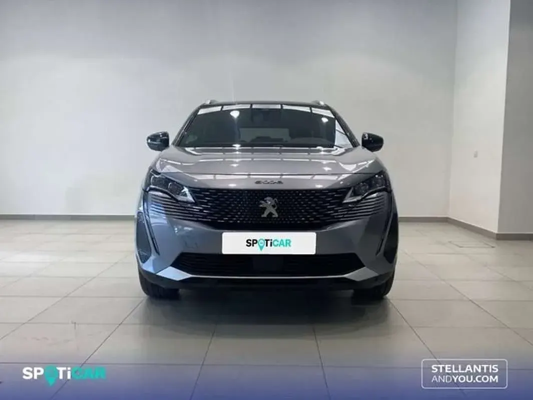 Usado Peugeot 5008 GT 131 CV (96 kW) 2023 Gris SUV