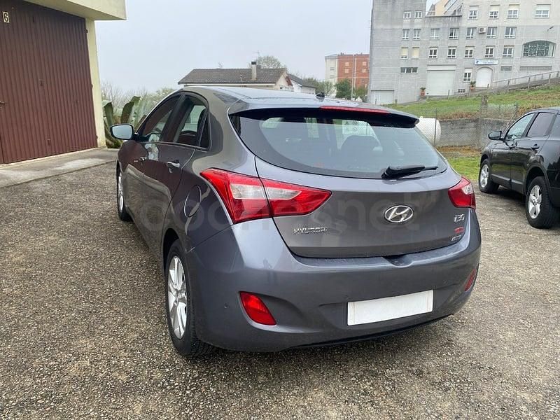 Usado Hyundai i30 110 CV (80 kW) 2013 Gris / plata Berlina