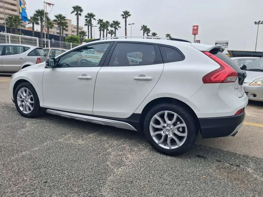 Occasion Volvo V40 Pro 152 PK (111 kW) 2018 Wit SUV