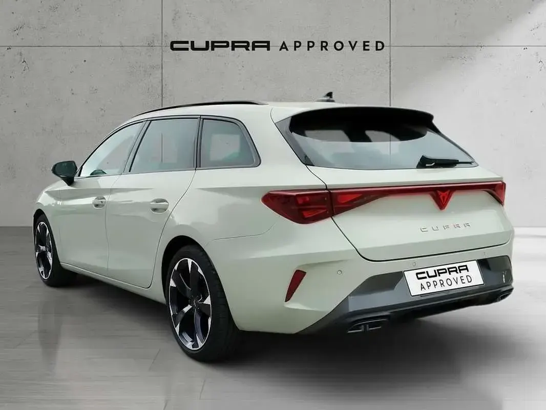 Usado Cupra Leon 150 CV (110 kW) 2025 Gris Familiar
