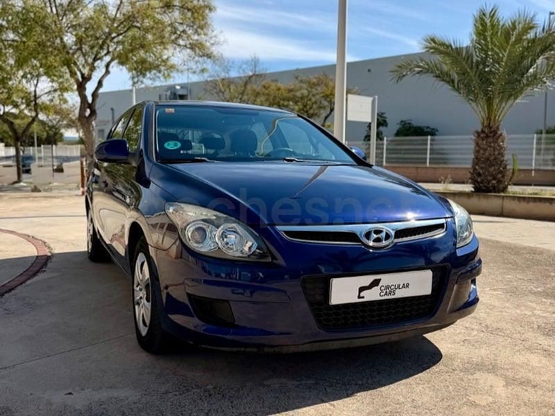Usado Hyundai i30 Comfort 109 CV (80 kW) 2010 Azul Berlina