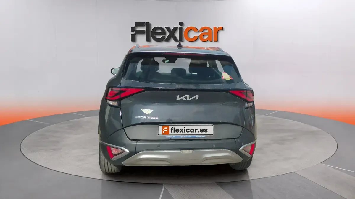 Usado Kia Sportage 136 CV (100 kW) 2022 Gris SUV