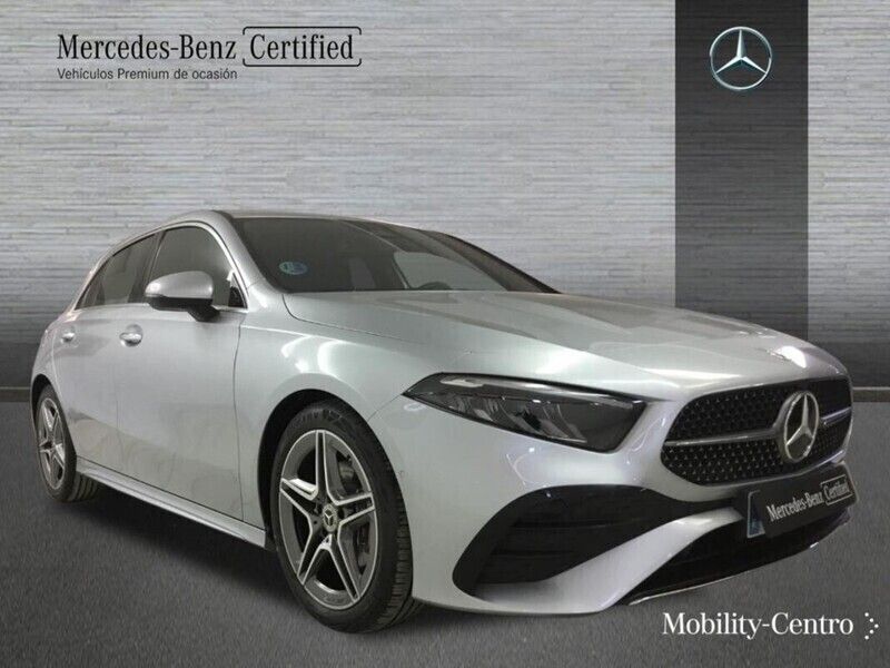 Usado Mercedes A180 AMG line 136 CV (100 kW) 2024 Plata hightech
