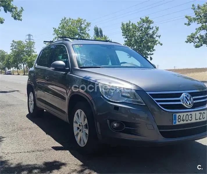Usado VW Tiguan Advance 140 CV (102 kW) 2011 Gris / plata SUV