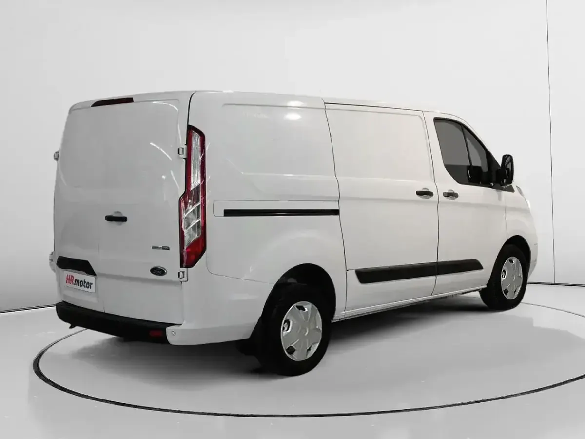 Usado Ford Transit Custom Trend 131 CV (96 kW) 2022 Blanco Van
