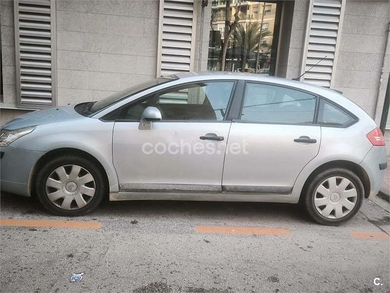 Usado Citroën C4 110 CV (80 kW) 2005 Azul Berlina