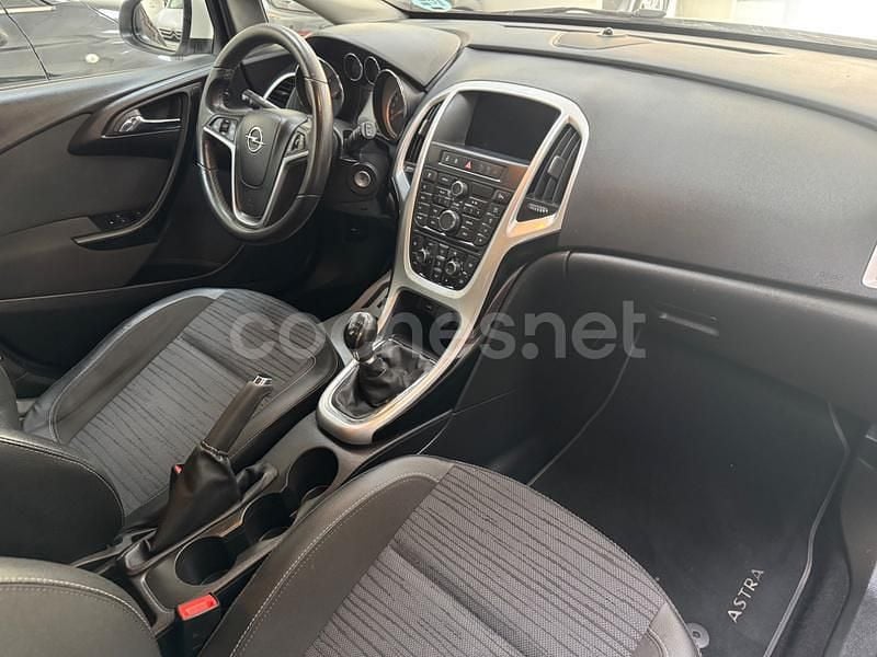 Usado Opel Astra Selective 110 CV (80 kW) 2015 Blanco Familiar