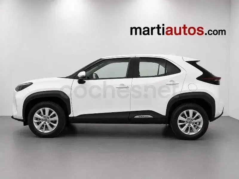 Usado Toyota Yaris Cross Business Edition 116 CV (85 kW) 2022 Blanco SUV