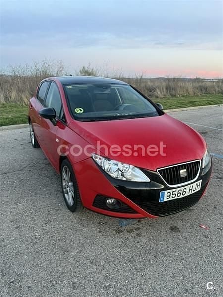 Usado Seat Ibiza Copa 90 CV (66 kW) 2012 Rojo Berlina