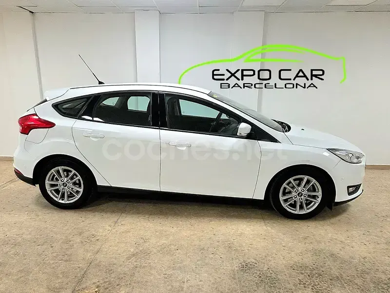 Usado Ford Focus 125 CV (91 kW) 2016 Blanco Berlina