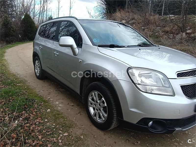 Usado Chevrolet Orlando LT 141 CV (103 kW) 2011 Gris / plata Monovolumen