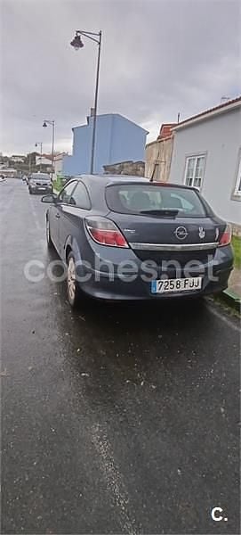 Usado Opel Astra GTC Enjoy 90 CV (66 kW) 2006 Gris / plata Berlina