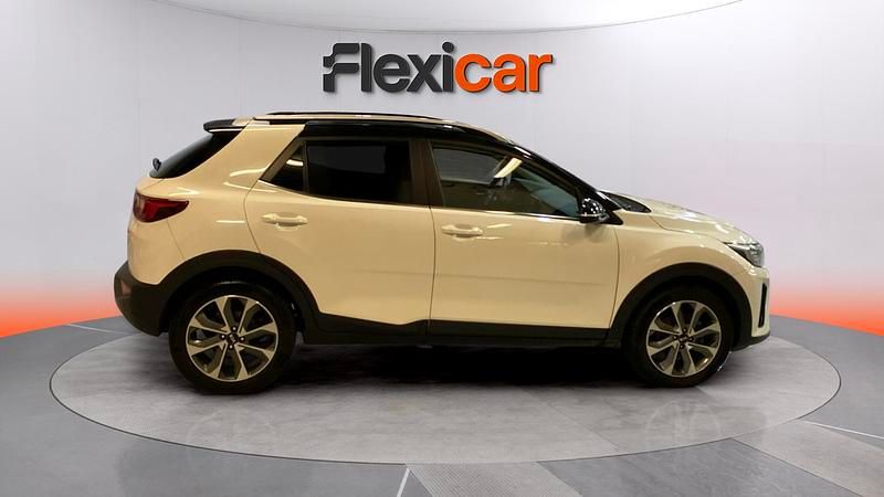 Usado Kia Stonic 120 CV (88 kW) 2018 Blanco SUV