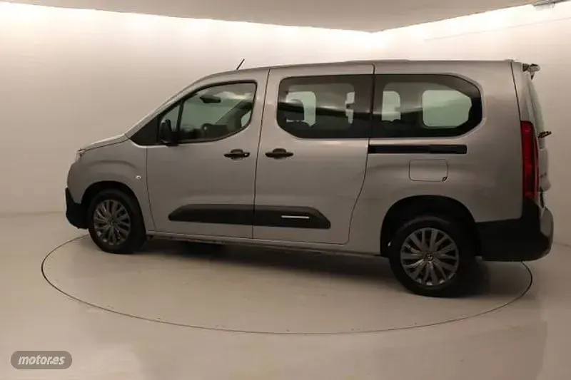 Usado Citroën Berlingo 130 CV (95 kW) 2025 Gris Monovolumen