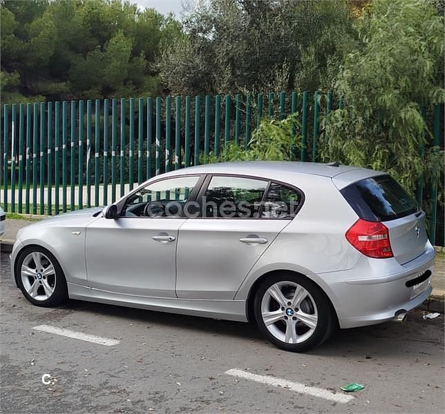 Usado BMW 118 143 CV (105 kW) 2009 Gris / plata Utilitario