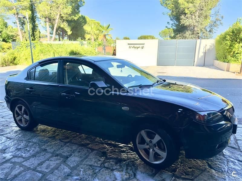 Usado Mazda 3 Sportive 109 CV (80 kW) 2005 Negro Berlina