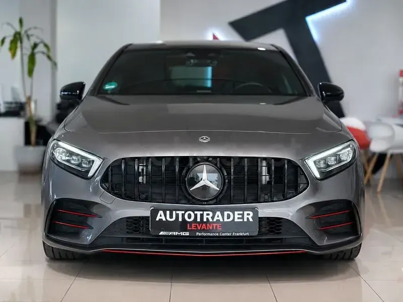 Usado Mercedes A35 AMG 306 CV (225 kW) 2020 Gris / plata Berlina