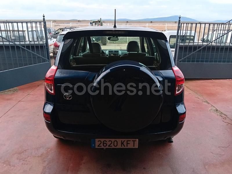 Usado Toyota RAV4 Executive 136 CV (100 kW) 2007 Azul SUV