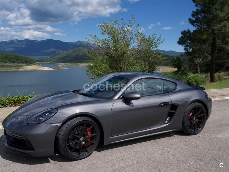 Gris / plata Usado 2024 Porsche 718 Cayman GTS Coupe | 115.000 € - Imagen 1/4