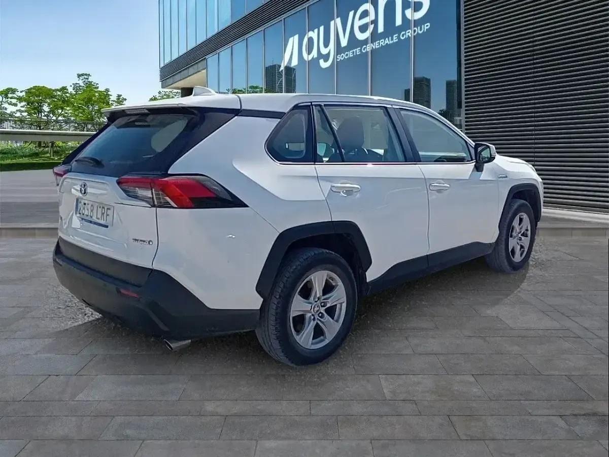 Usado Toyota RAV4 Business Edition 218 CV (160 kW) 2021 Blanco SUV