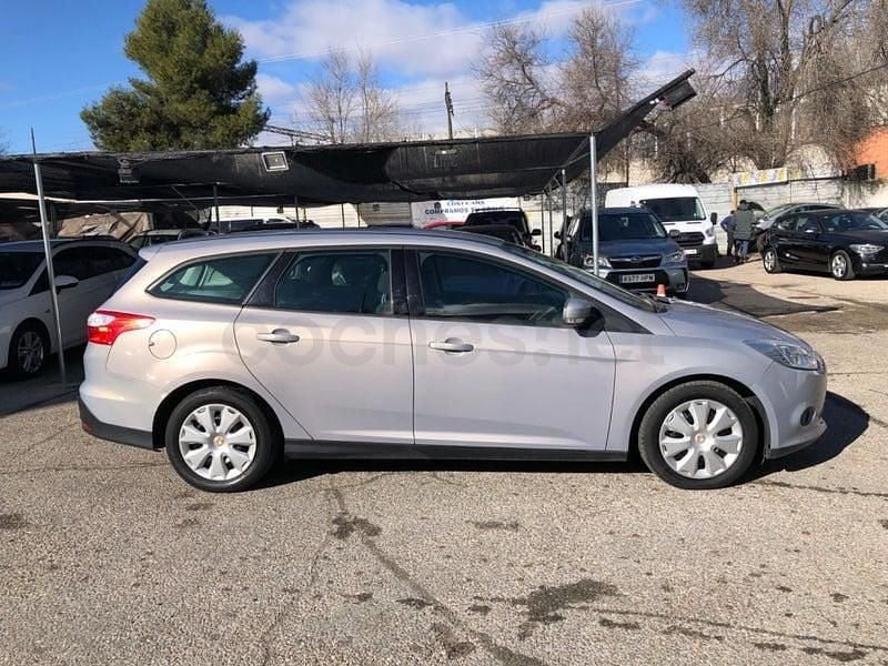 Käytetty Ford Focus Titanium 115 HP (84 kW) 2012 Sininen Farmari