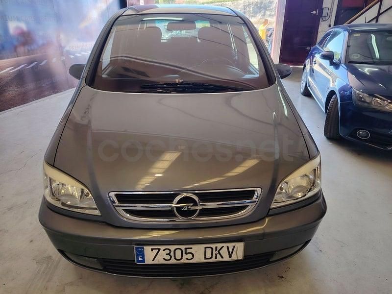 Usado Opel Zafira 100 CV (73 kW) 2005 Gris / plata Monovolumen