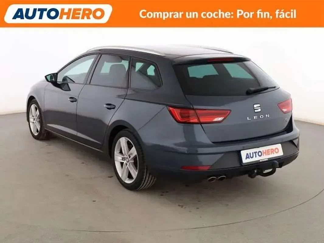 Usado Seat Leon FR 150 CV (110 kW) 2019 Gris Familiar