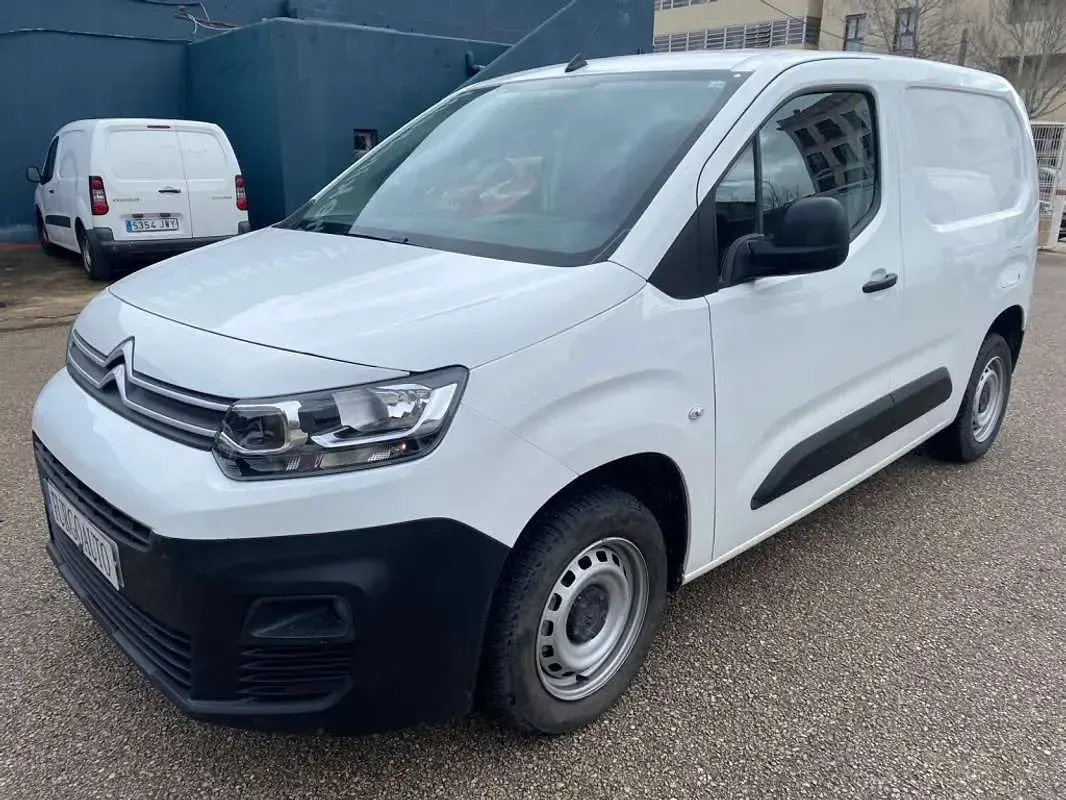 Usado Citroën Berlingo 102 CV (75 kW) 2021 Blanco Monovolumen