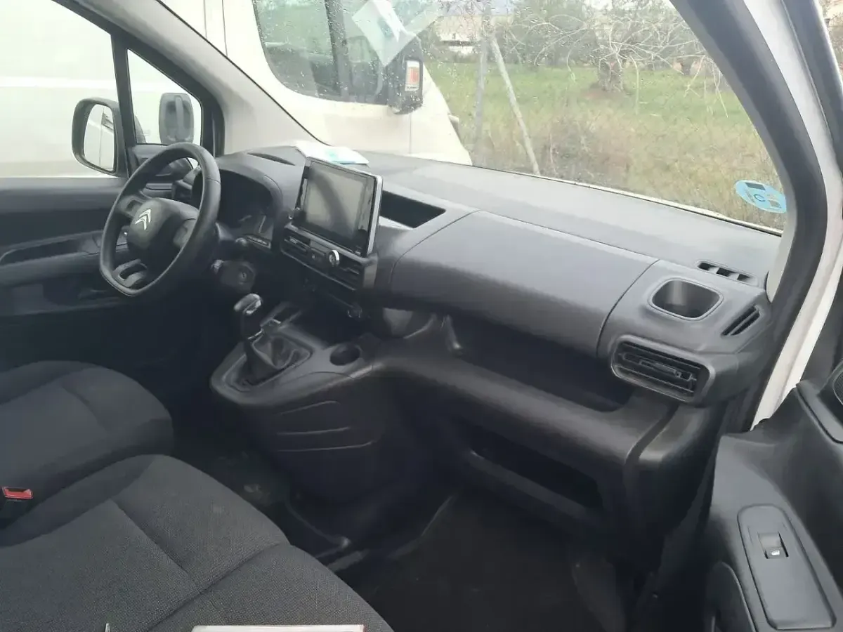 Usado Citroën Berlingo 102 CV (75 kW) 2021 Blanco Monovolumen