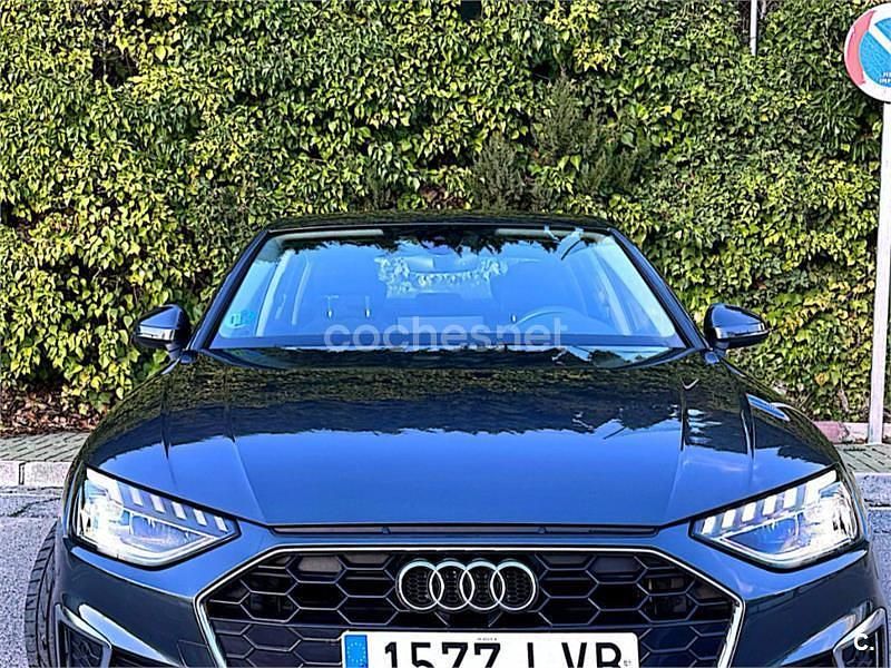 Usado Audi A4 S-Line 136 CV (100 kW) 2021 Gris / plata Berlina