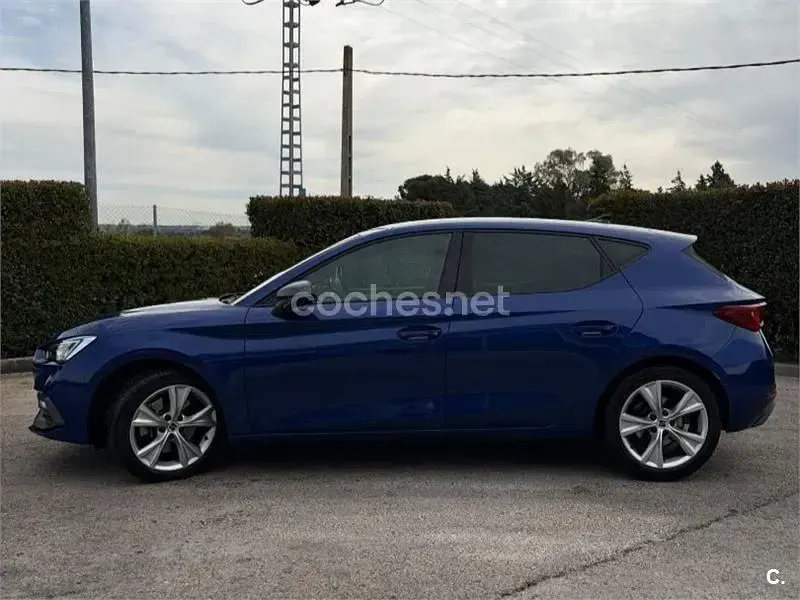 Usado Seat Leon FR 150 CV (110 kW) 2020 Azul Berlina