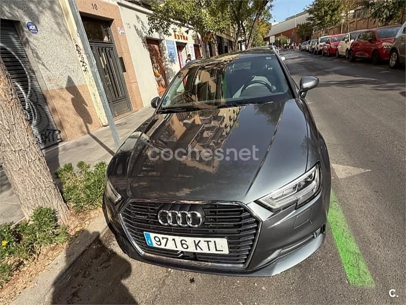 Gris / plata Usado 2017 Audi A3 e-tron Sport Utilitario | 17.000 € (Precio justo) - Imagen 1/4