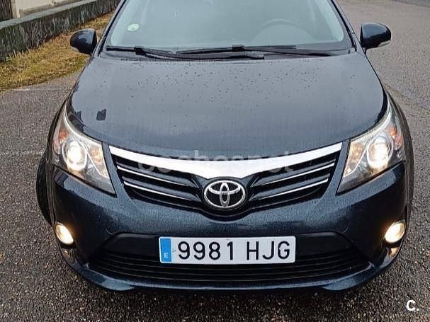 Usado Toyota Avensis Advance 124 CV (91 kW) 2012 Azul Berlina