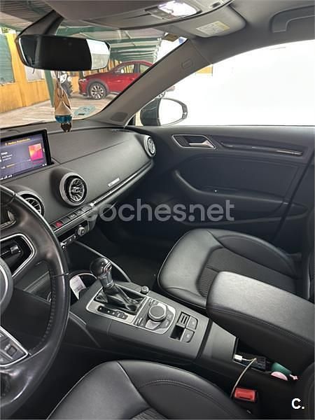 Usado Audi A3 Sport 110 CV (80 kW) 2018 Gris / plata Berlina