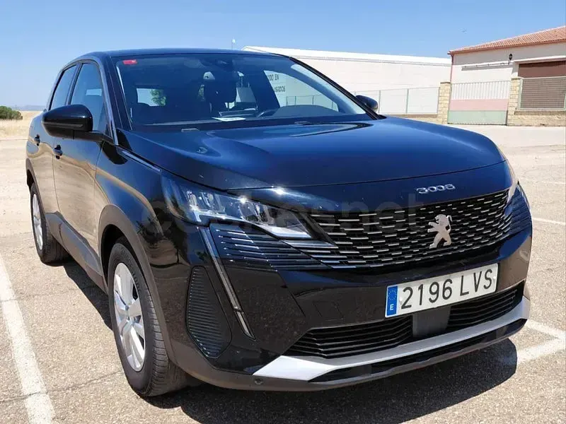 Usado Peugeot 3008 Active 130 CV (95 kW) 2022 Negro SUV