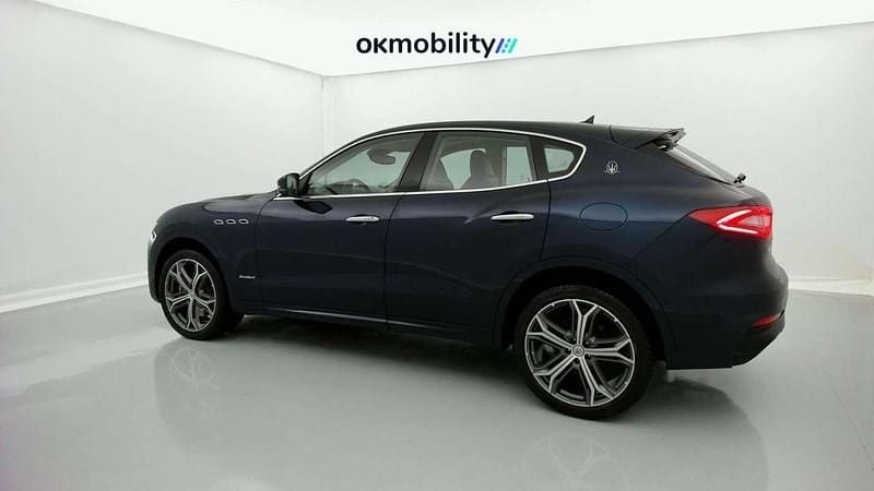 Usado Maserati Levante 349 CV (256 kW) 2021 Azul SUV