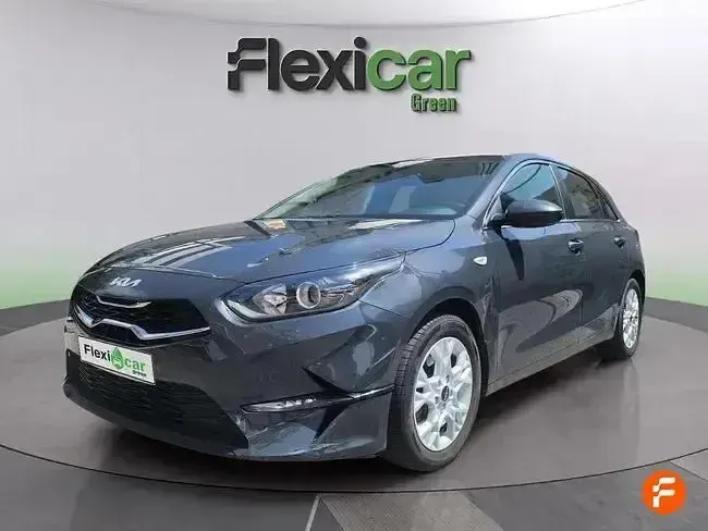 Usado Kia Ceed 136 CV (100 kW) 2023 Gris Utilitario