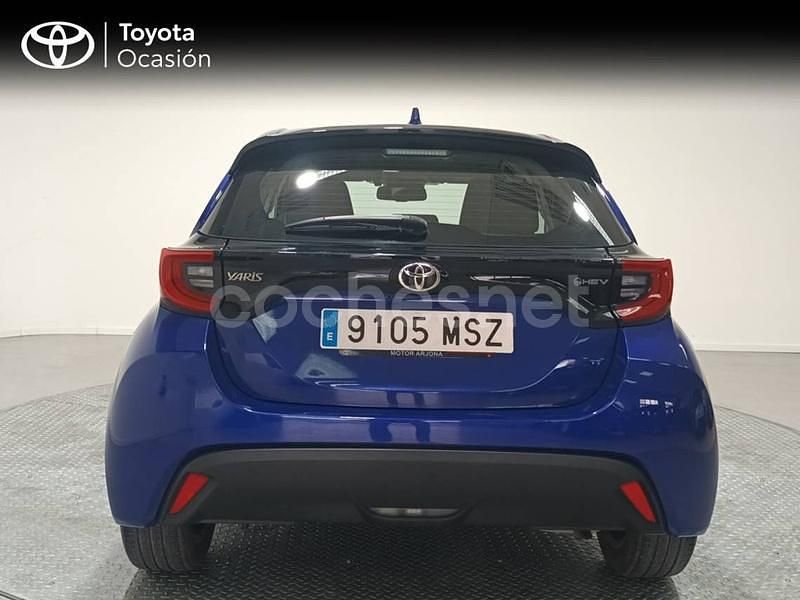Usado Toyota Yaris Hybrid Active 116 CV (85 kW) 2024 Azul Berlina