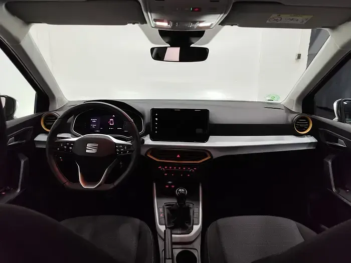 Usado Seat Arona Style 116 CV (85 kW) 2025 Gris SUV