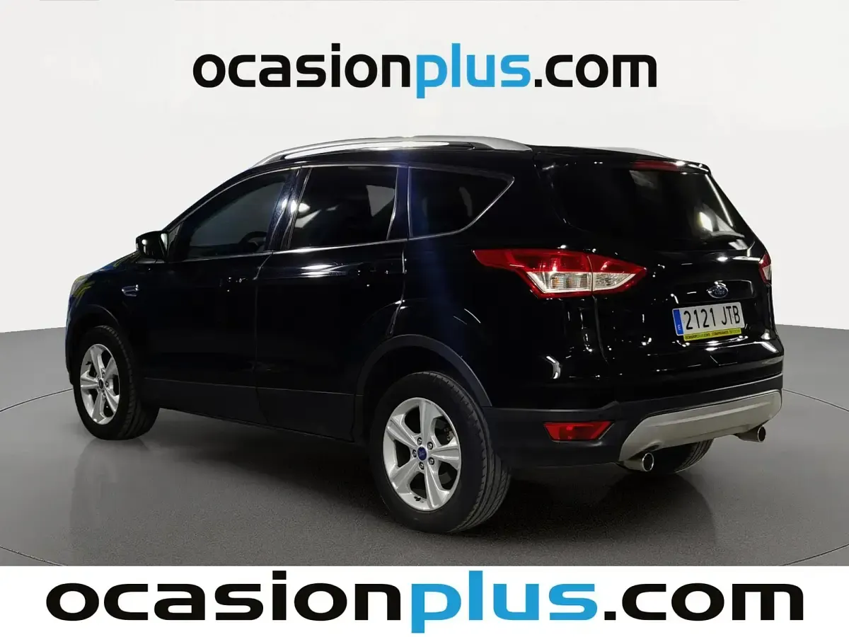 Usado Ford Kuga Trend 120 CV (88 kW) 2016 Negro SUV