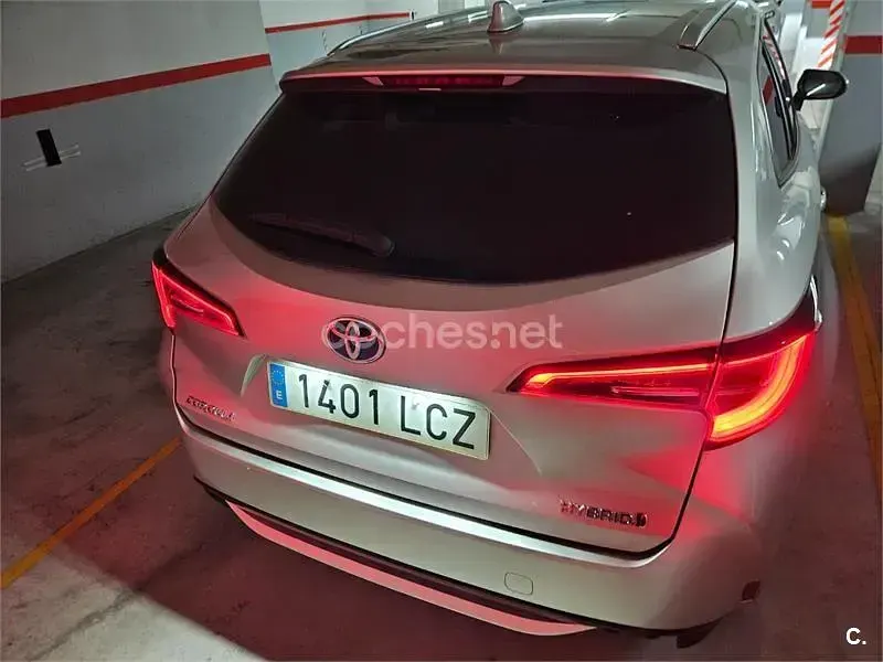 Usado Toyota Corolla Sport 180 CV (132 kW) 2019 Gris / plata Familiar
