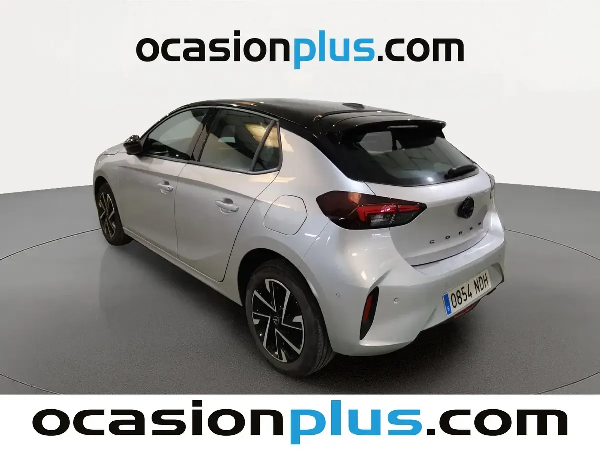 Usado Opel Corsa 100 CV (73 kW) 2025 Gris plata Utilitario
