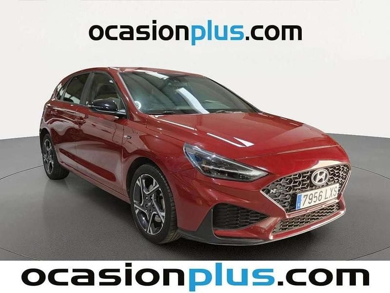 Usado Hyundai i30 N Line 120 CV (88 kW) 2022 Rojo Utilitario