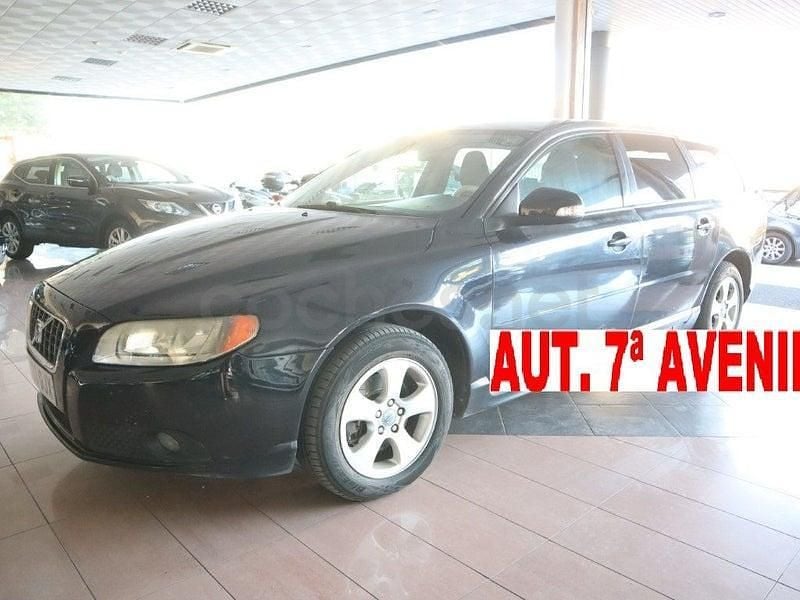 Usado Volvo V70 Momentum 136 CV (100 kW) 2009 Negro Familiar