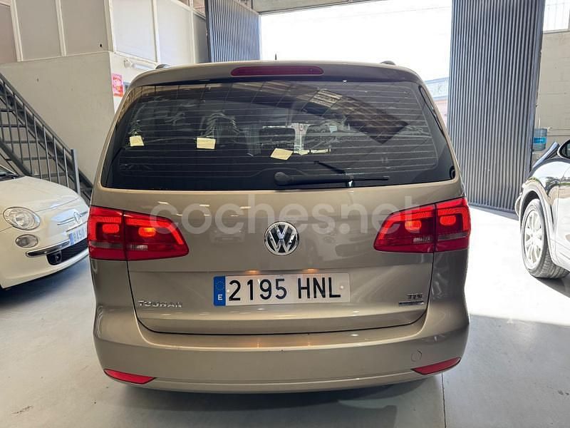 Usado VW Touran Advance 105 CV (77 kW) 2013 Beige Monovolumen
